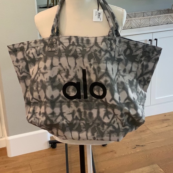 ALO Yoga Handbags - COPY - COPY - ALO tote bag